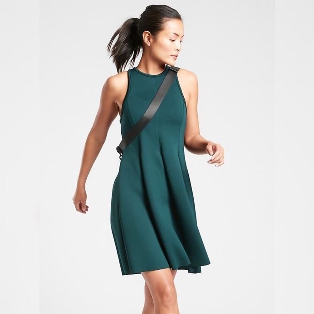 Athleta En Route Scuba Dress In Nordic Green Size Small !